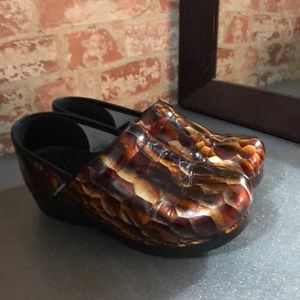 Tourtous print Dansko size 39